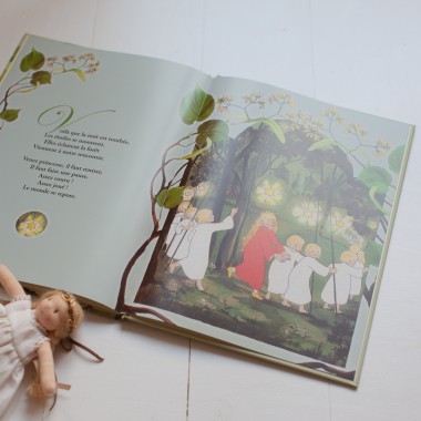 Livre Petite reine de la forêt