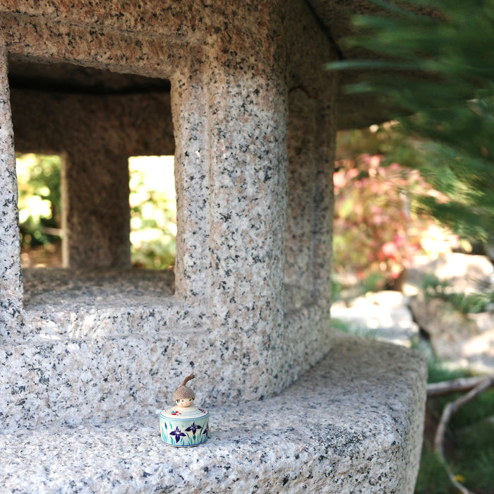 Kokeshi mini aux iris