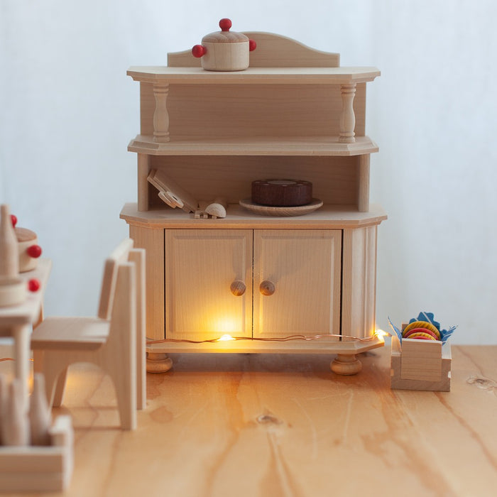 Vaisselier de maison de poupée