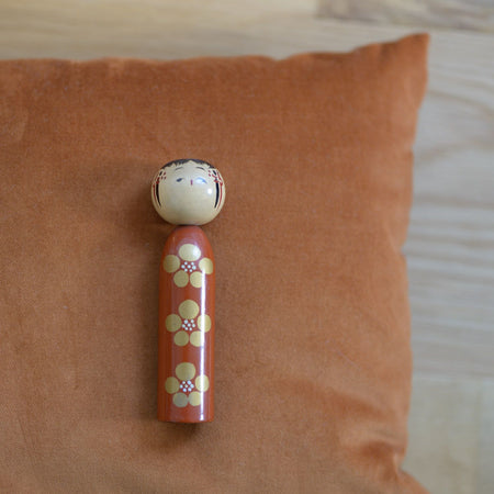 Petite Kokeshi lacquée