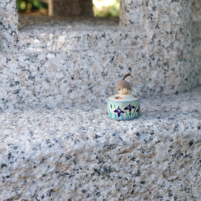 Kokeshi mini aux iris