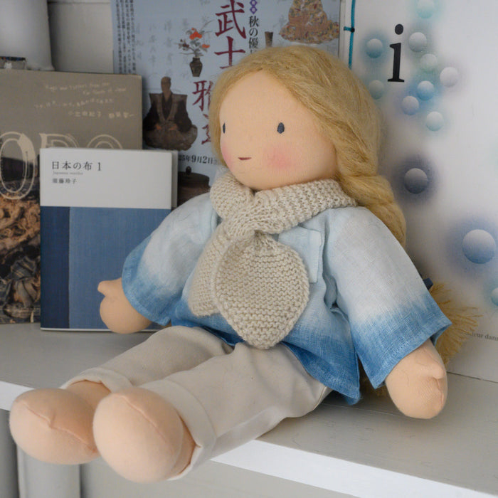 Collection Indigo- Grande poupée blonde
