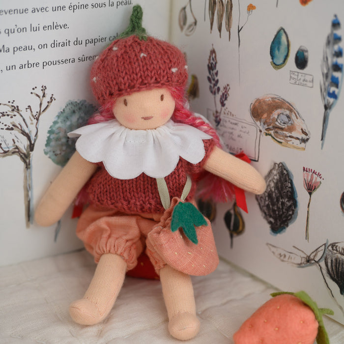 Mini poupé fraise Charlotte