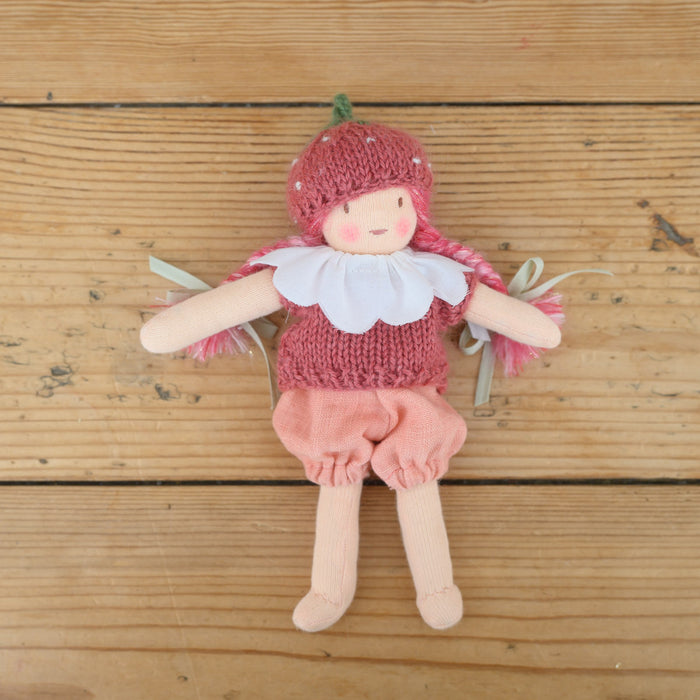 Mini poupé fraise Charlotte