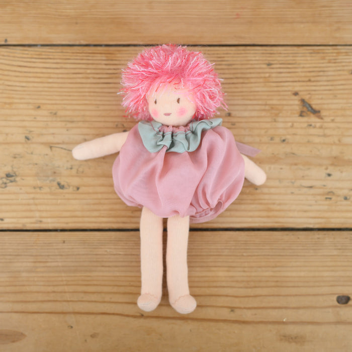 Mini poupée fraise cheveux courts Amao