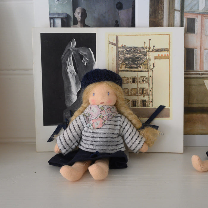 Mini parisienne en jupe