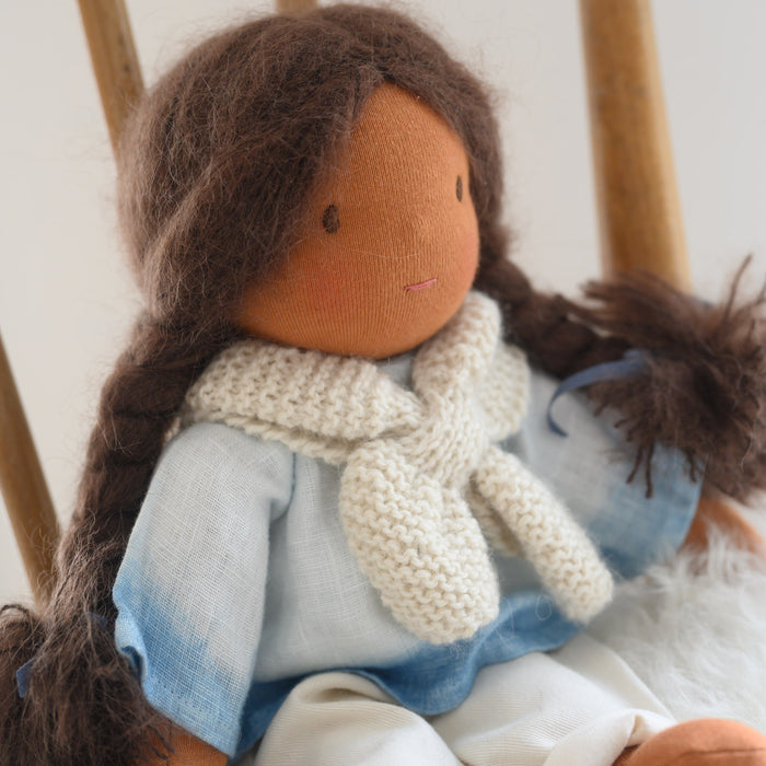 Collection Indigo. Petite poupée pain d'épices