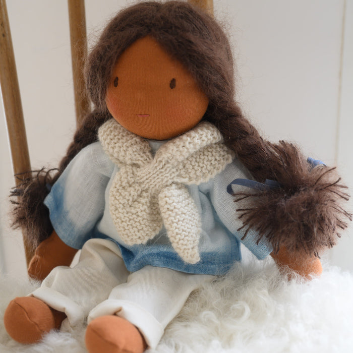 Collection Indigo. Petite poupée pain d'épices